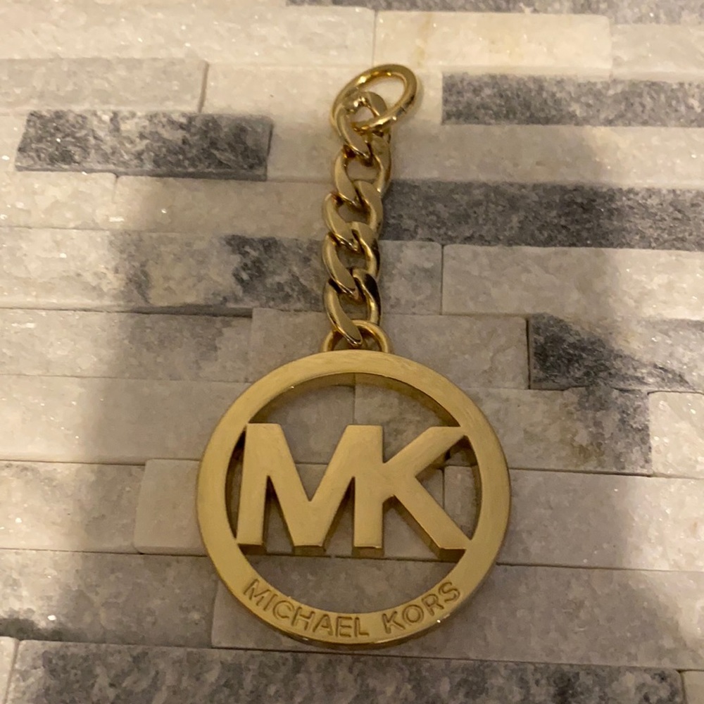 Michael Kors Gold 2” Chain Purse Emblem